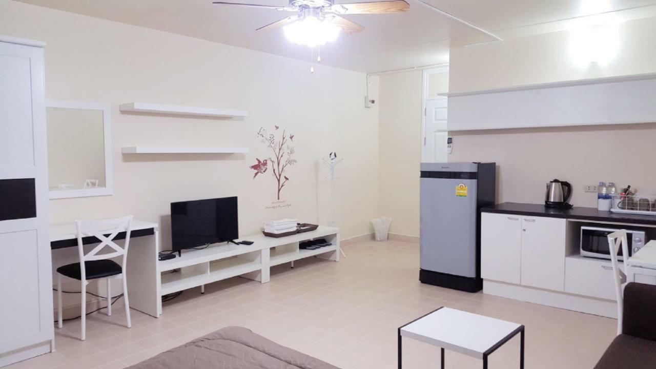 Condo C2 IMPACT Nonthaburi Exterior foto